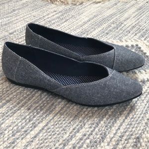 Kelly & Katie pointed flats